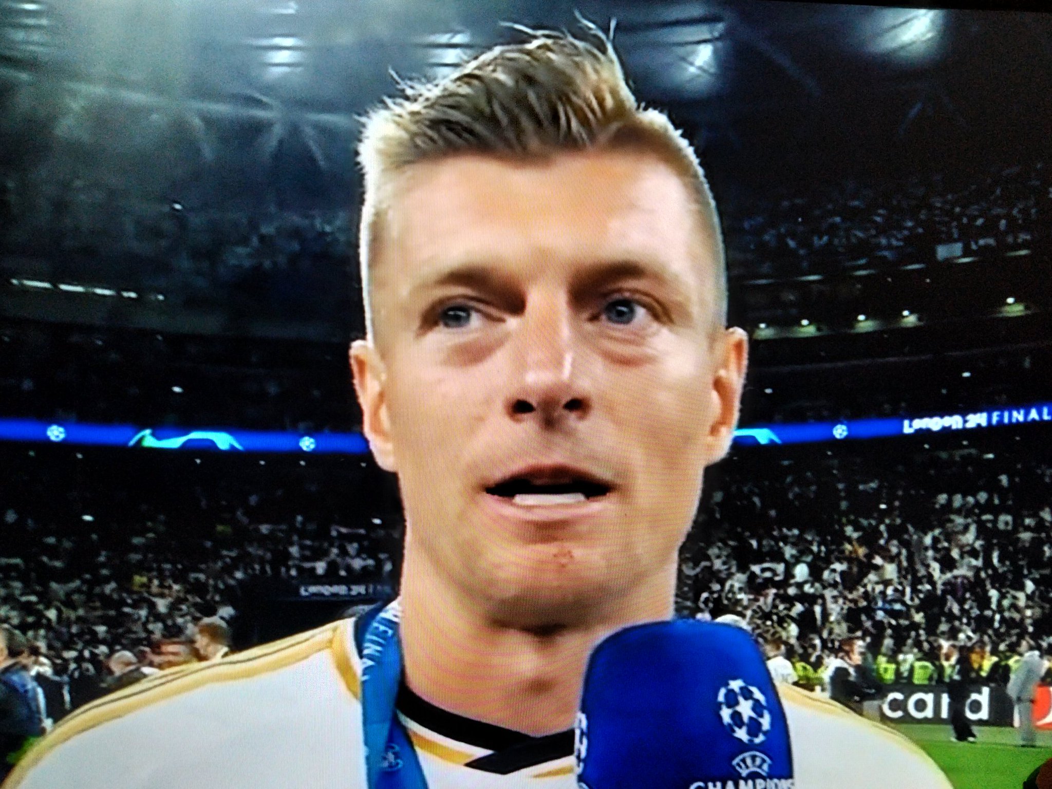 AZOOZKROOS 8